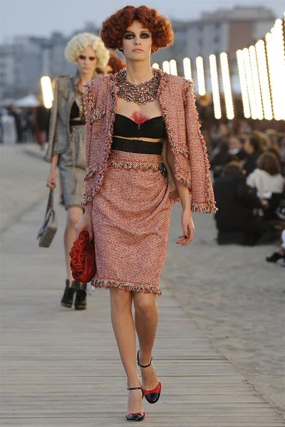 Look 28